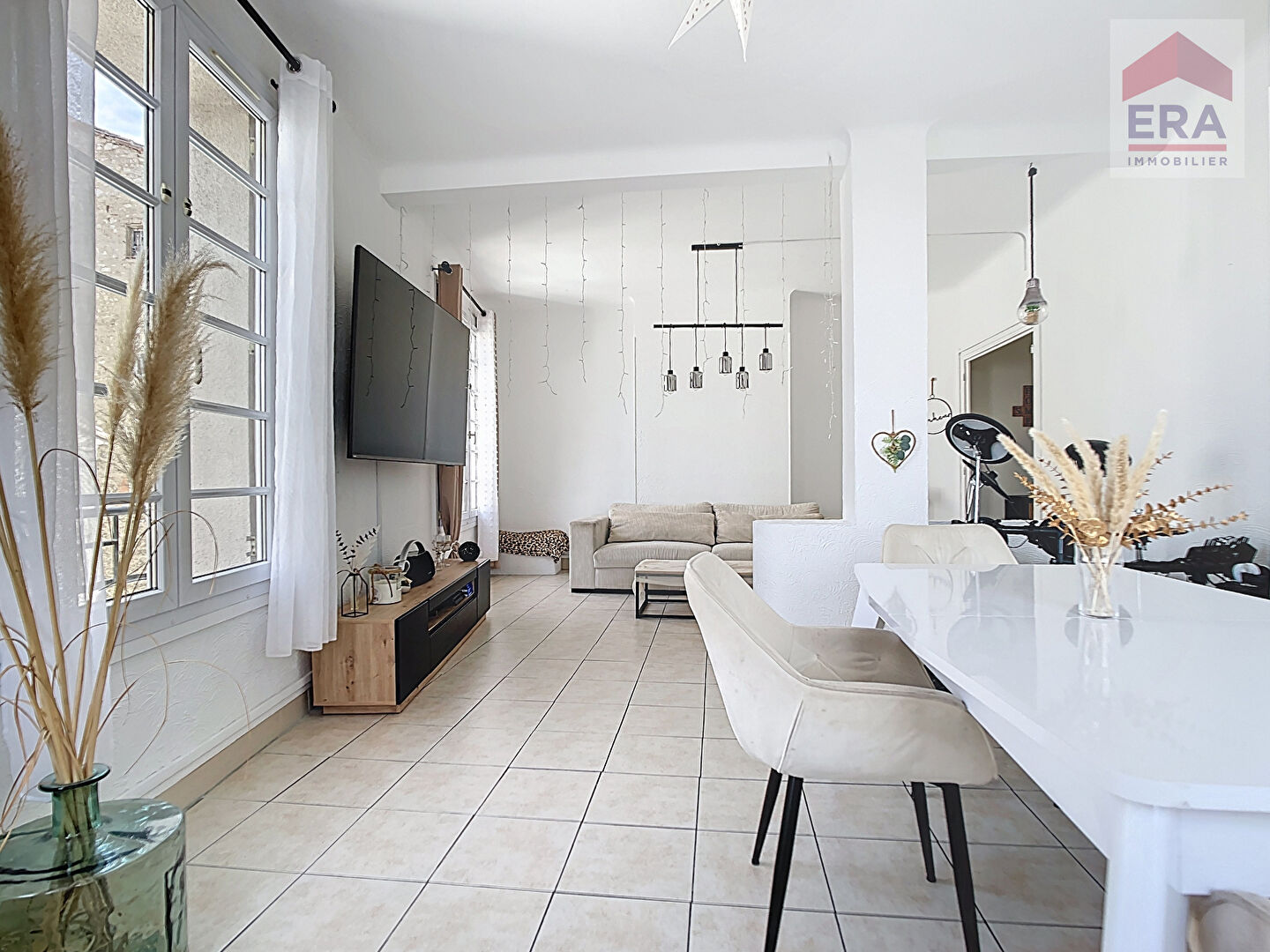 Photo MARSEILLE 7EME - APPARTEMENT T3 - VOLUMES ET LUMINOSITE - COEUR ENDOUME image 2/6