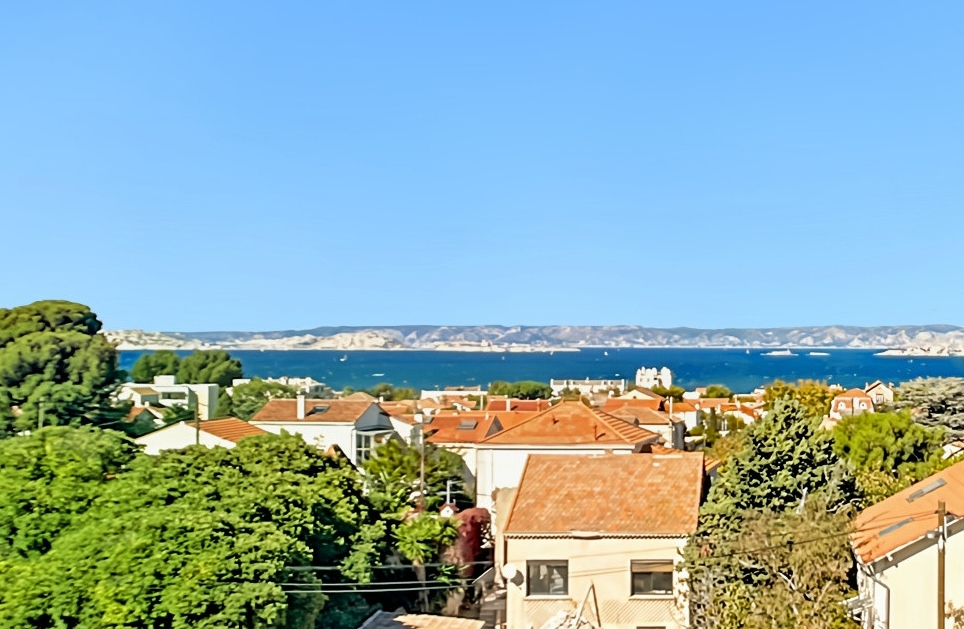 À vendre : Appartement 3 pièces 69 m2 à Marseille - Secteur Pointe Rouge