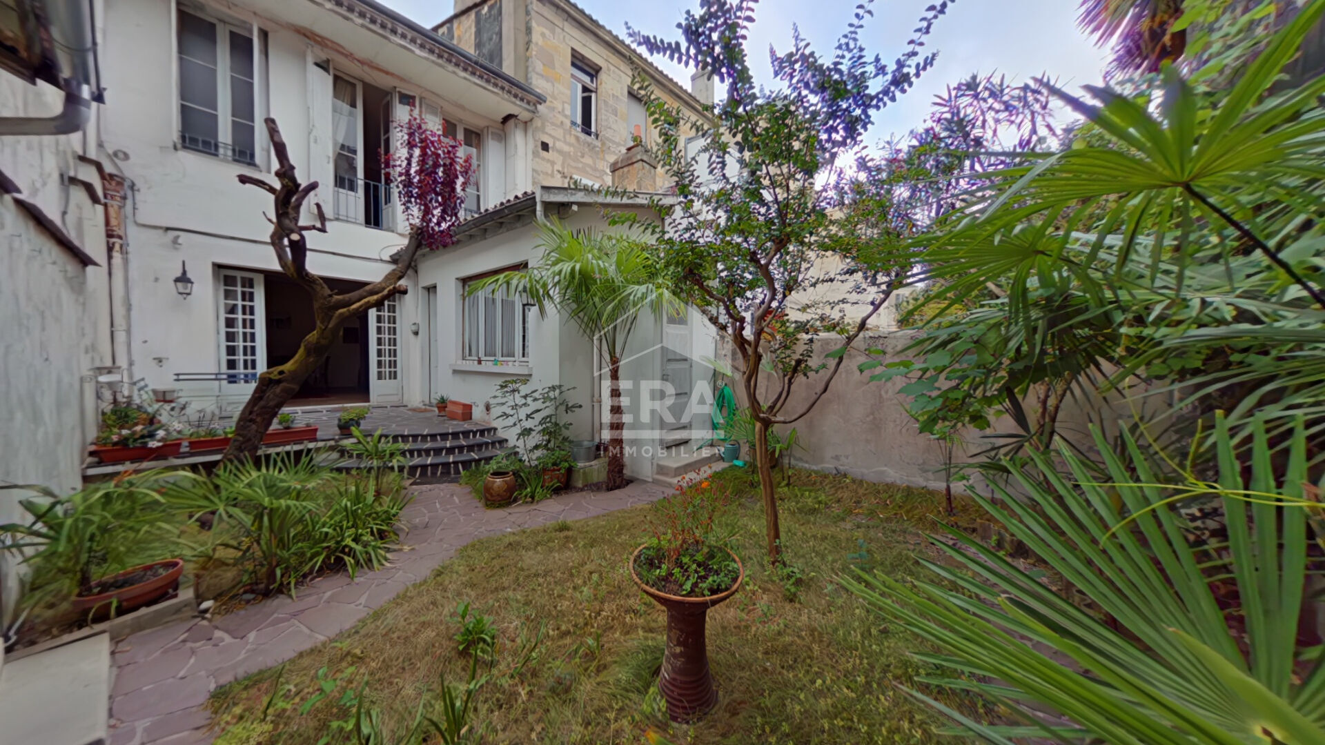 Maison bourgeoise en Pierre 5 chambres Jardin Garage Cave Bordeaux Croix Blanche 6 pièce(s) 154.16 m2