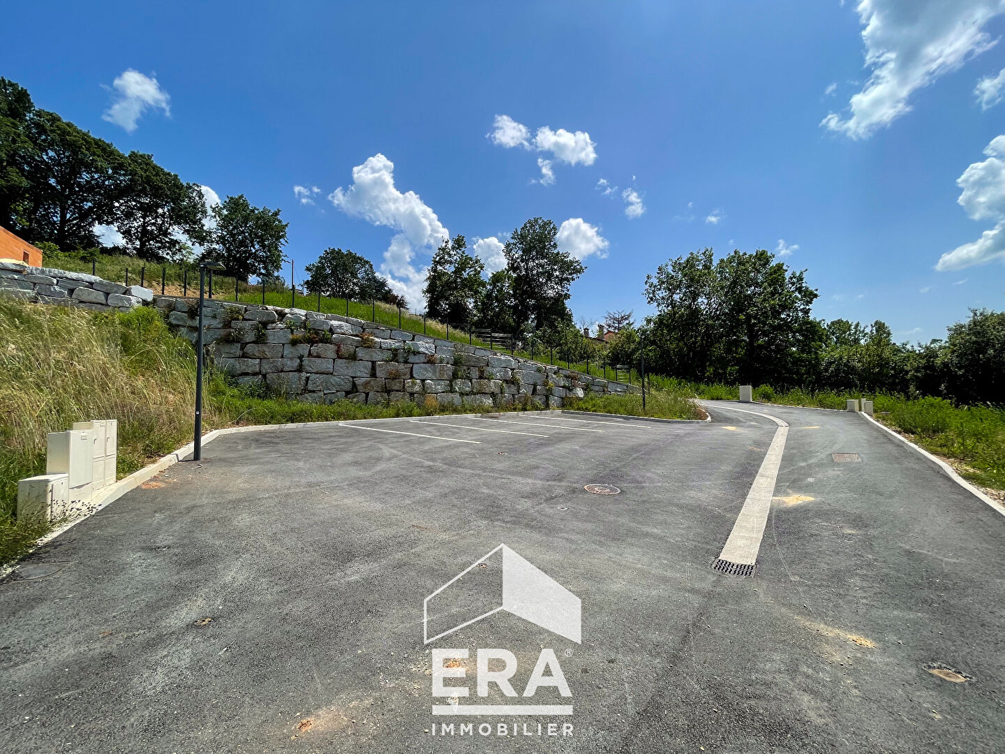 Photo Terrain viabilisé 640m² proche centre-ville image 2/4