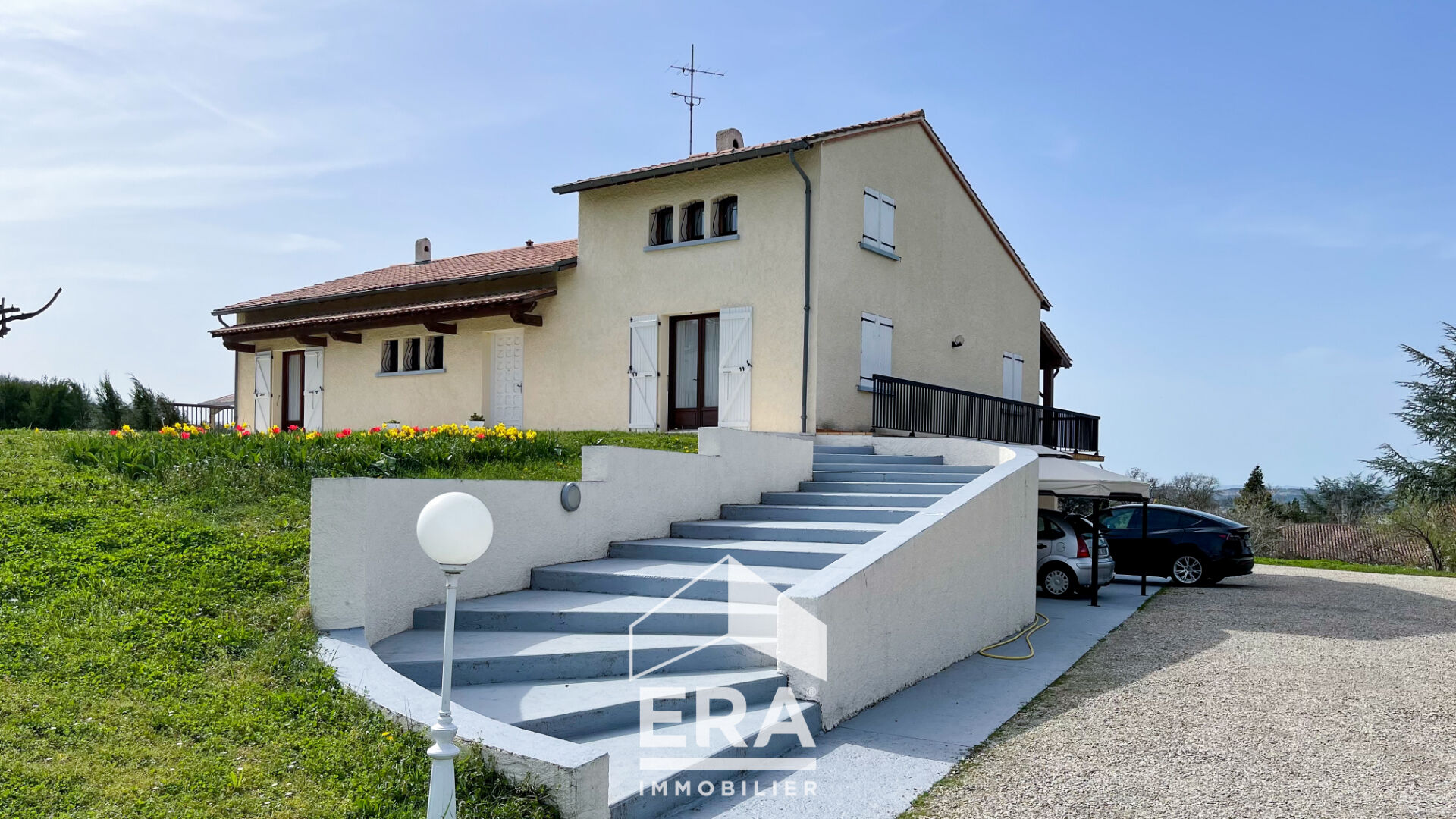 Maison Albi 225m² avec piscine, hangar et terrains constructibles.