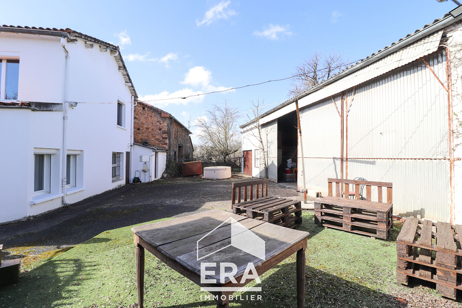 Photo Maison avec commerce et hangar TEILLET image 3/6