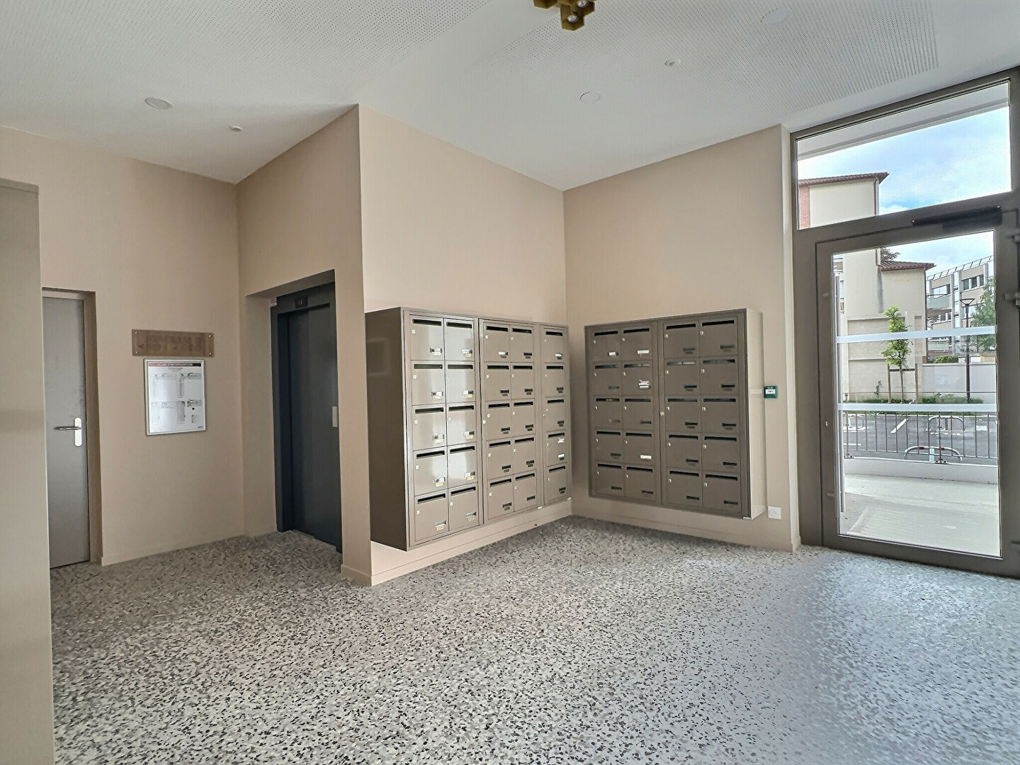 Photo STUDIO MEUBLE - ALBI PROCHE FAC image 6/6