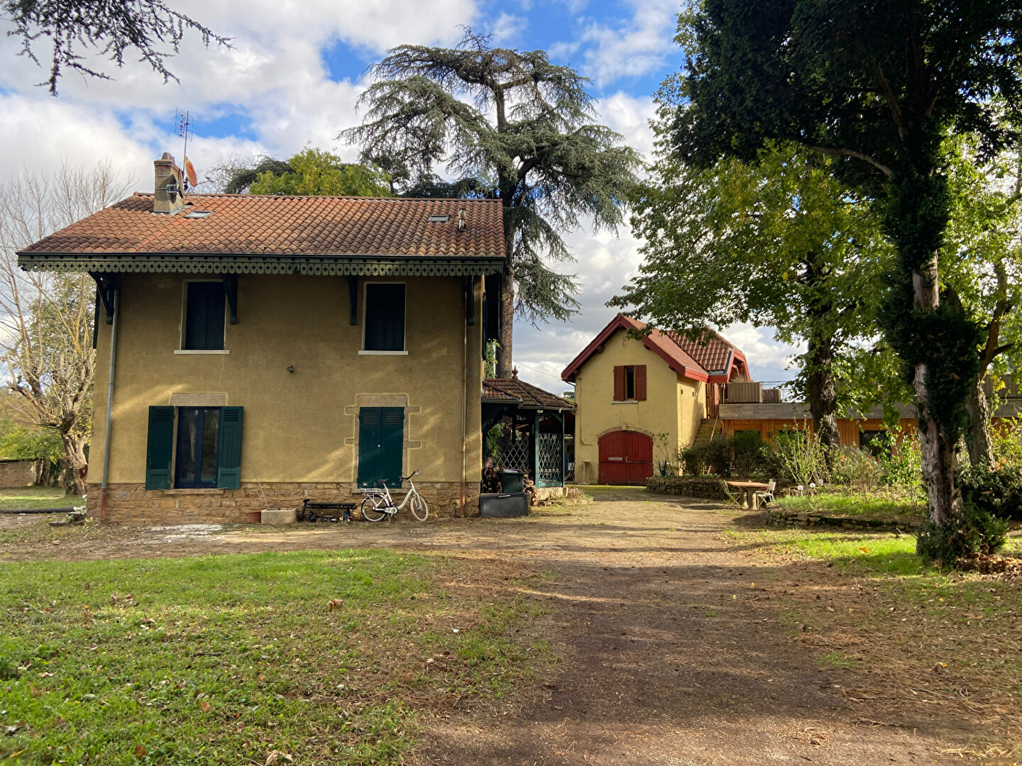Photo Deux maisons avec parc de 6910m²  vu Saône image 3/6