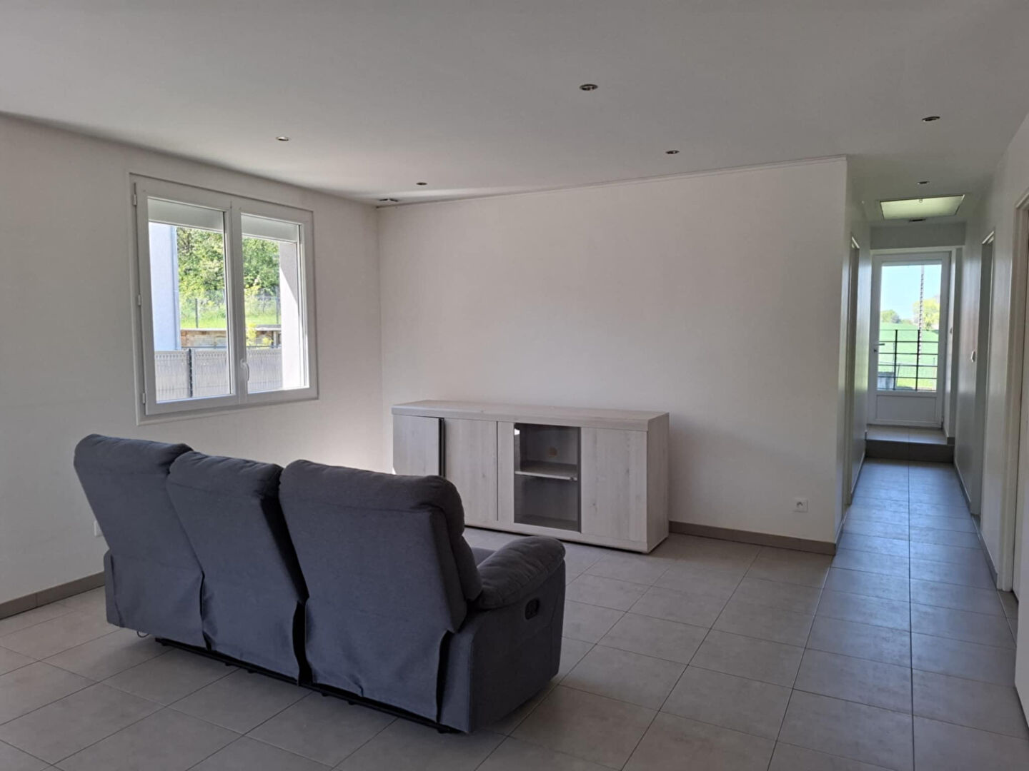 Photo Maison avec sous-sol complet sur 824 m² de terrain image 4/6