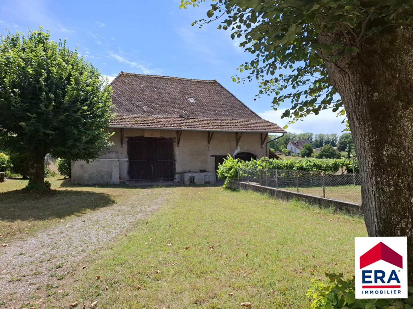 Photo Maison dauphinoise sur parcelle d'environ 1 600 m² avec grange image 3/6