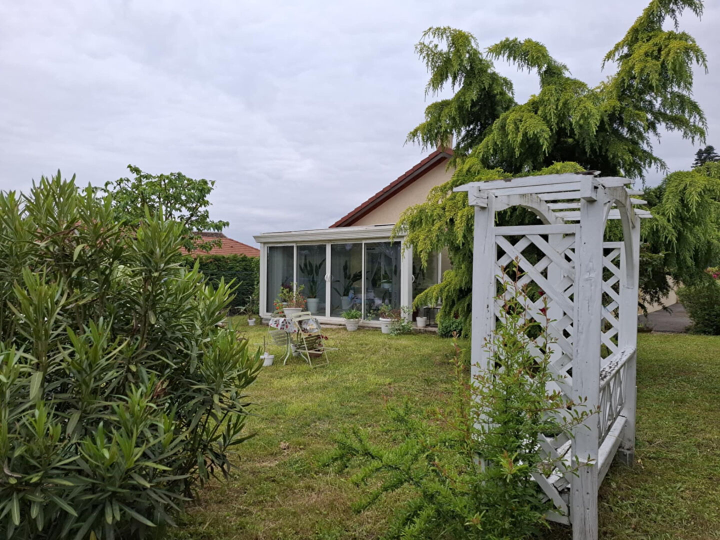 Coeur village, Maison de plain-pied avec double garage de 44 m²
