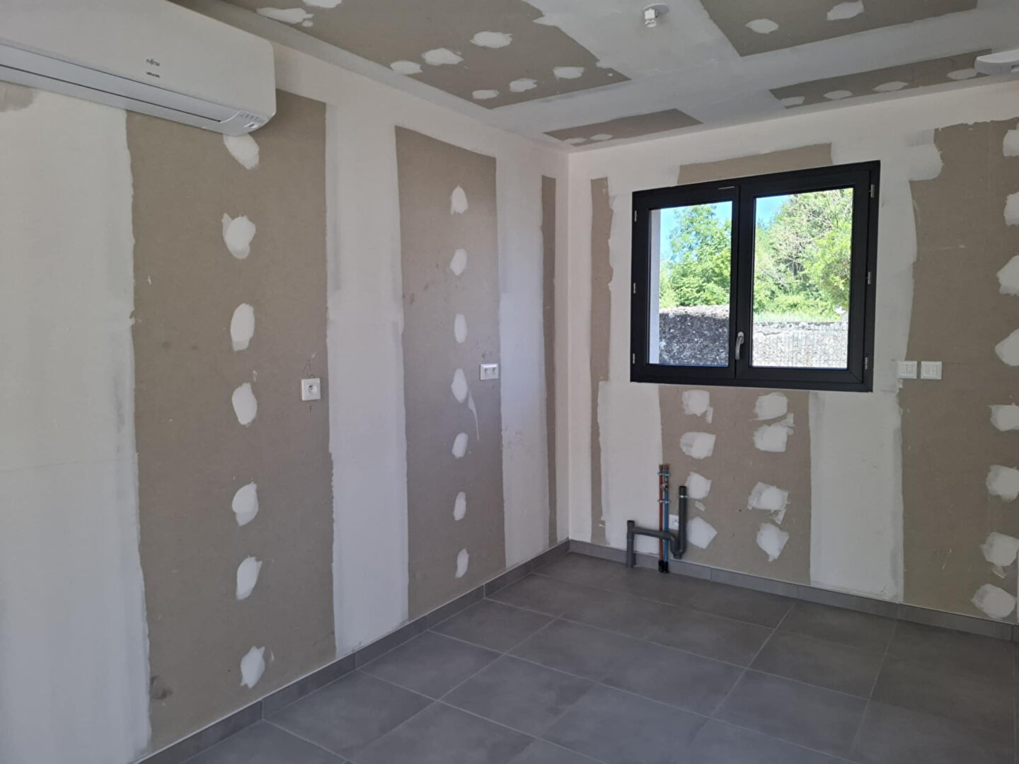 Photo Maison en RE 2020 construite en 2025 de type T4 + garage + garage et combles aménageables de 25 m² image 4/6