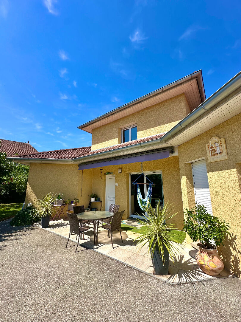 Photo Maison plain-pied, piscine et grand terrain image 3/6