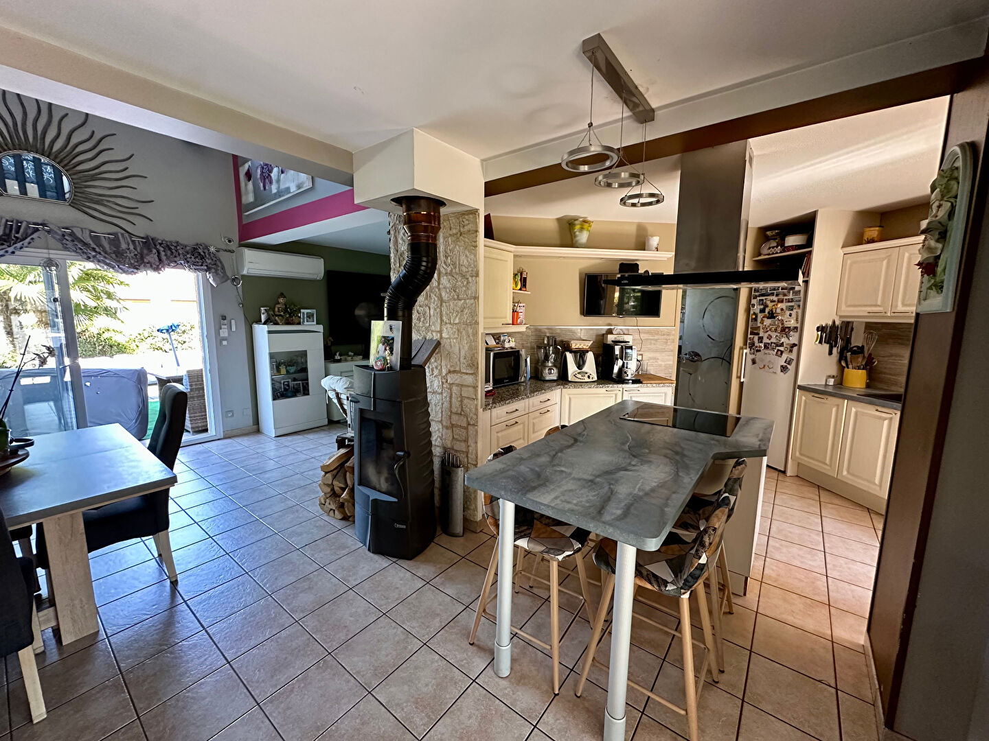 Photo Maison plain-pied, piscine et grand terrain image 5/6