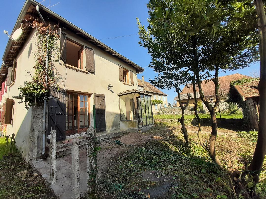 Maison Type T3 de 79m² environ sur  environ 200m² de jardin à restaurer