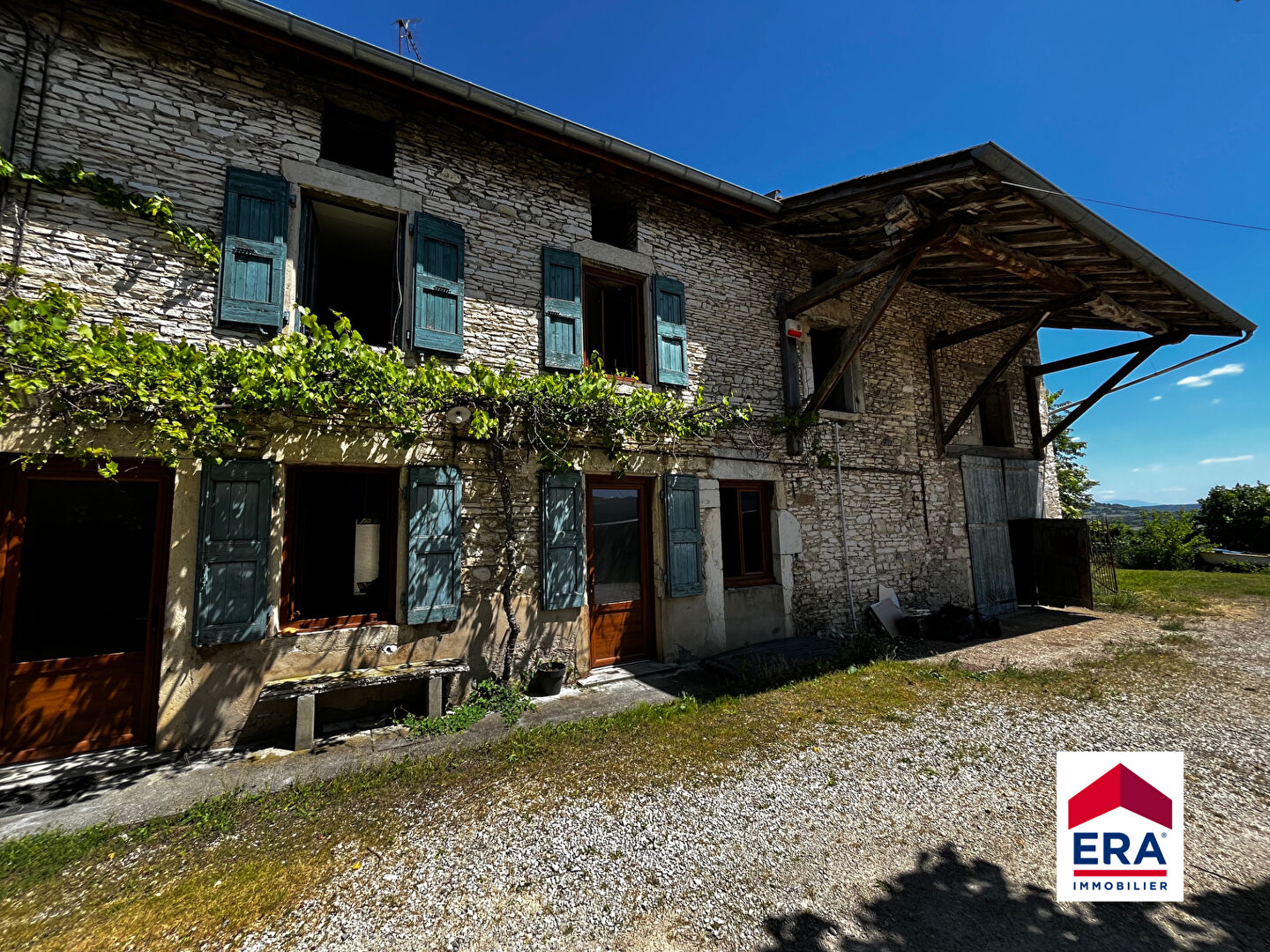 Photo Longère en pièrre avec dépendances et vue dégagée! image 1/6