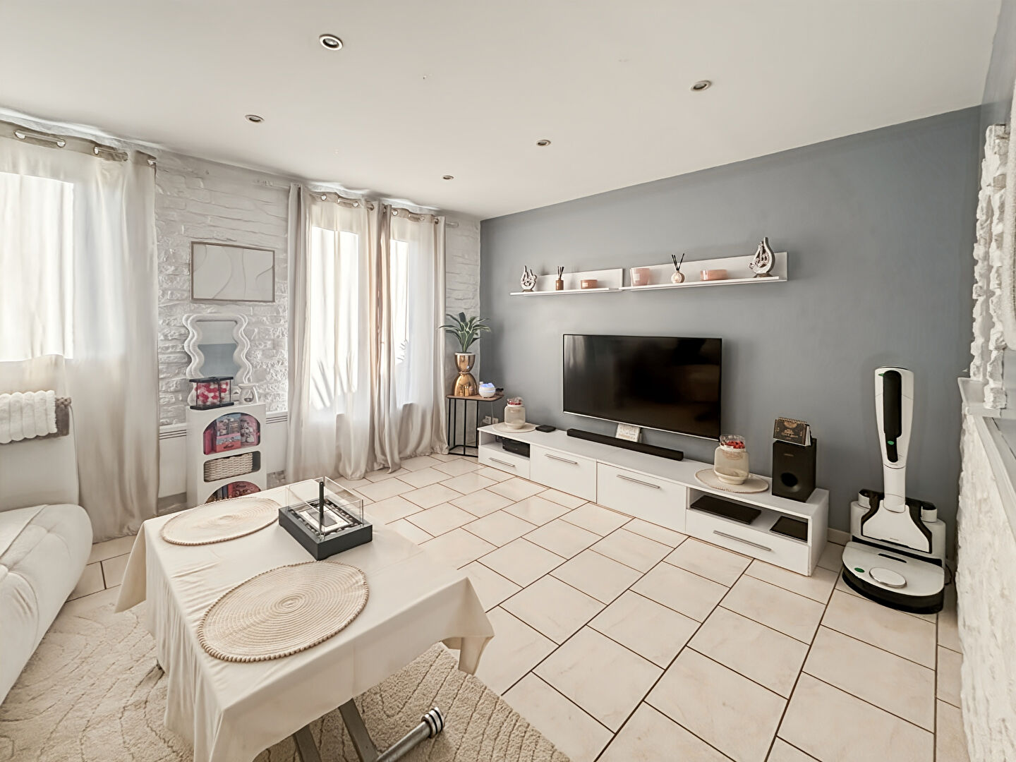 Agence immobilière de 
 ERA LC2I IMMOBILIER - ERA IMMOBILIER DAMMARIE LES LYS 
