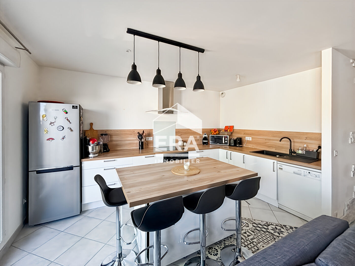 Agence immobilière de 
 ERA LC2I IMMOBILIER - ERA IMMOBILIER DAMMARIE LES LYS 
