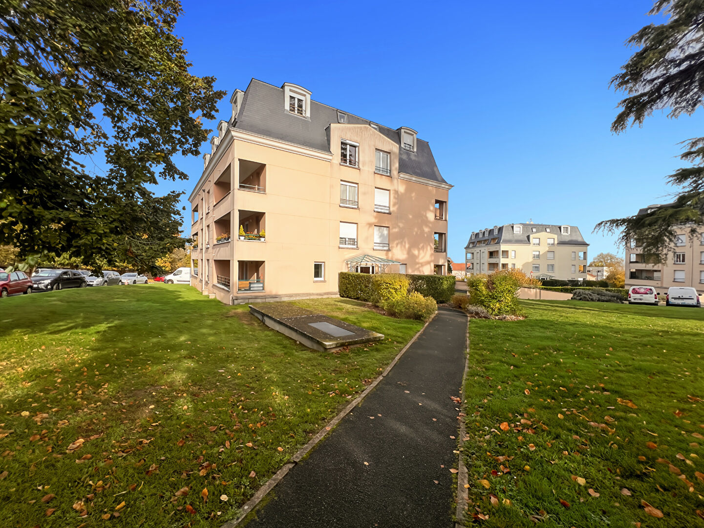 Photo À VENDRE- Appartement T2 de 34 m² dans résidence arborée avec tennis image 1/6