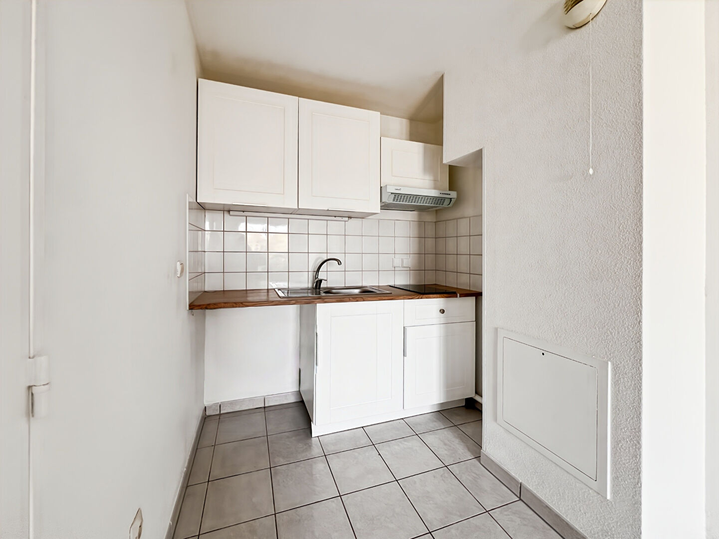Photo À VENDRE- Appartement T2 de 34 m² dans résidence arborée avec tennis image 2/6
