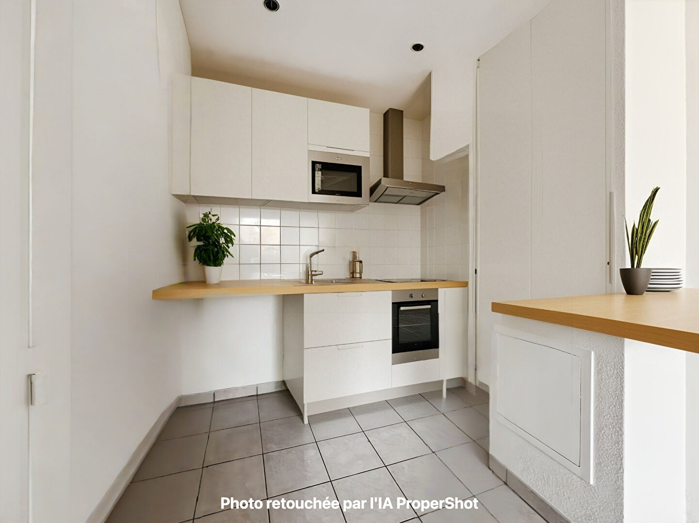 Photo À VENDRE- Appartement T2 de 34 m² dans résidence arborée avec tennis image 3/6