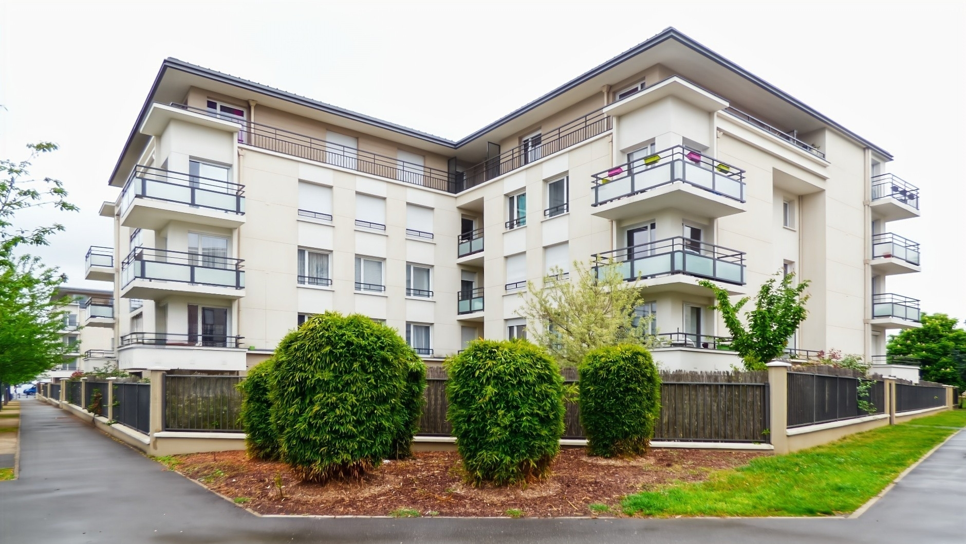 Agence immobilière de 
 ERA LC2I IMMOBILIER - ERA IMMOBILIER DAMMARIE LES LYS 
