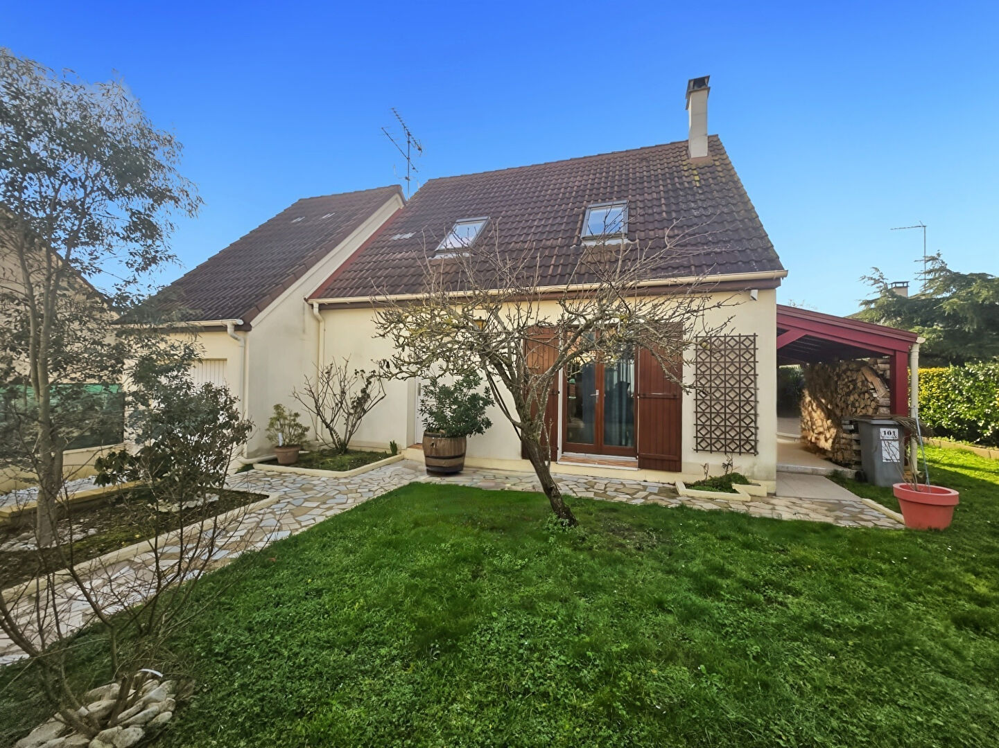 Agence immobilière de 
 ERA LC2I IMMOBILIER - ERA IMMOBILIER DAMMARIE LES LYS 
