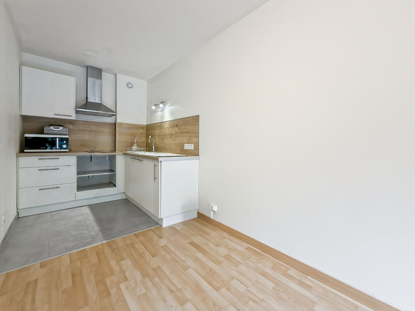 Agence immobilière de 
 ERA LC2I IMMOBILIER - ERA IMMOBILIER DAMMARIE LES LYS 
