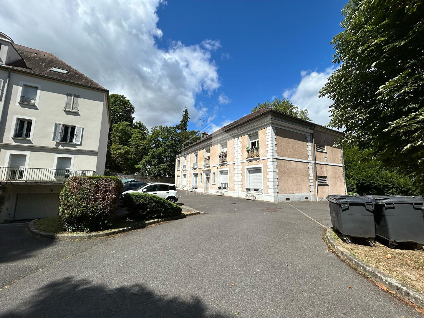 Agence immobilière de 
 ERA LC2I IMMOBILIER - ERA IMMOBILIER DAMMARIE LES LYS 
