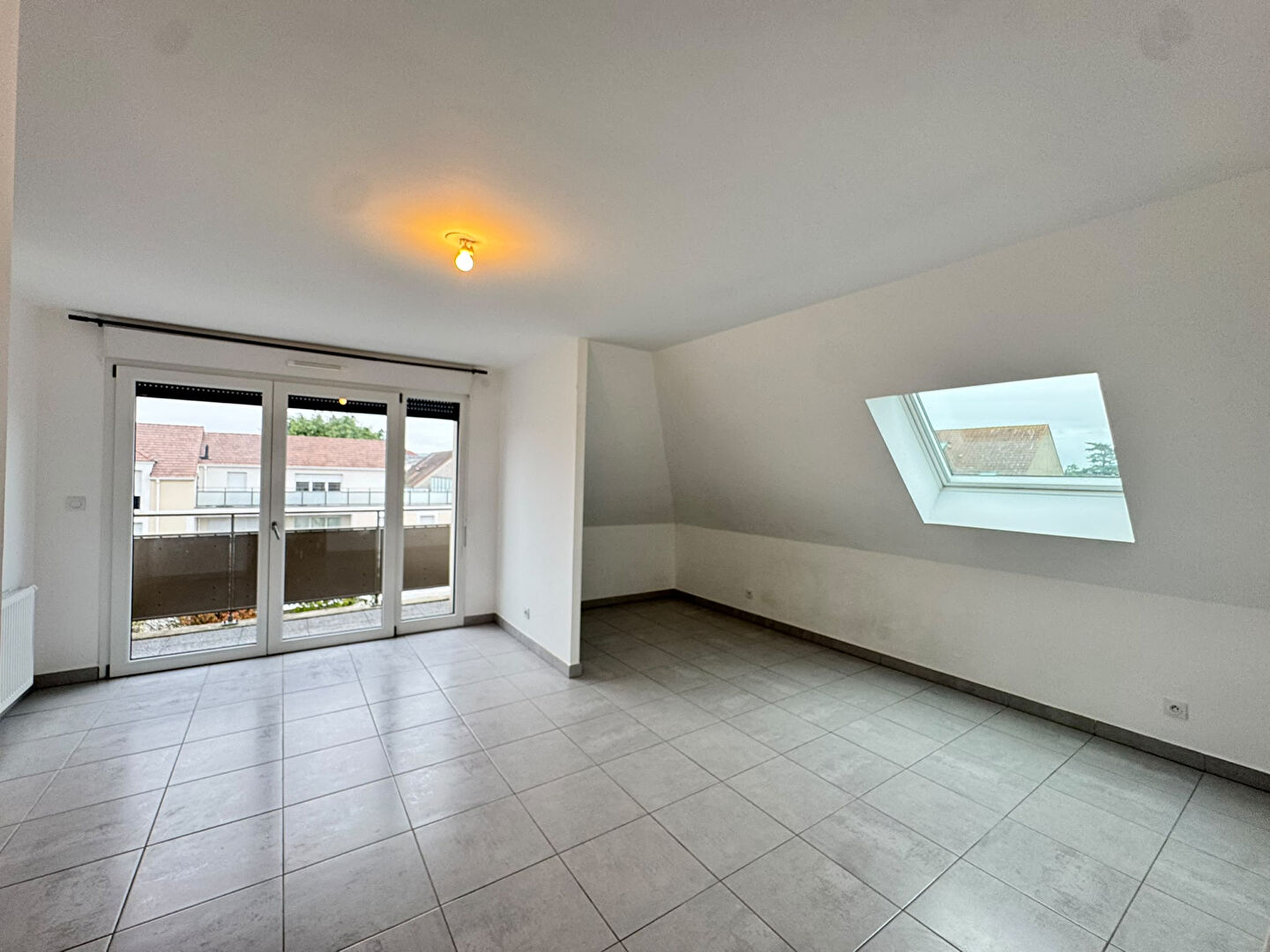 Agence immobilière de 
 ERA LC2I IMMOBILIER - ERA IMMOBILIER DAMMARIE LES LYS 
