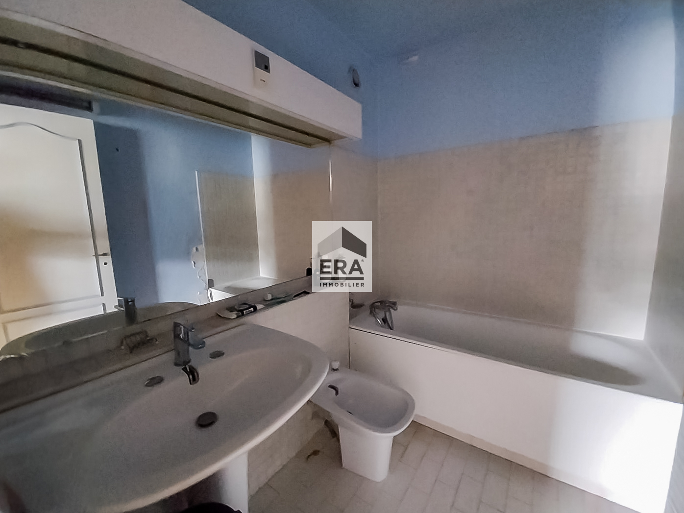 Photo 5 Pièces- 4 Chambres en étage élevé avec balcon image 3/3