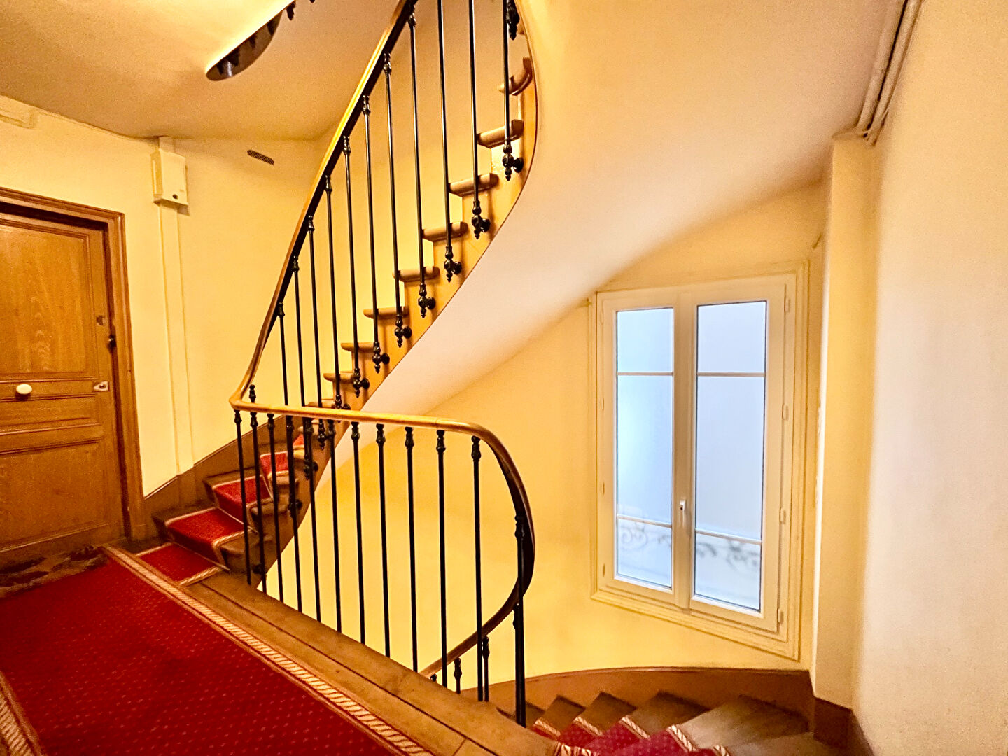 Photo A RENOVER - 2 pièces de 33 m2 image 2/5