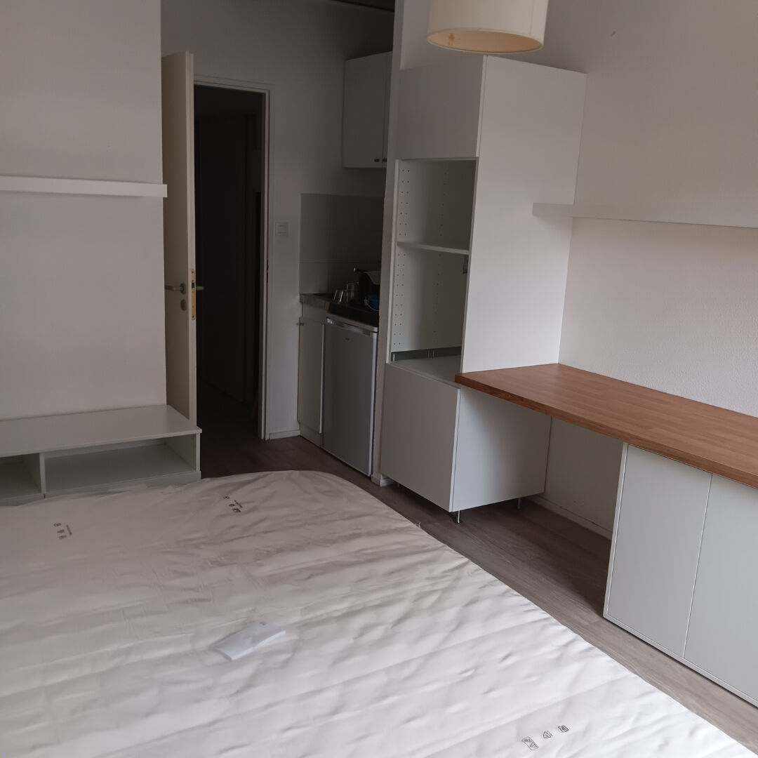 Photo Studio meublé à neuf - Tours - proche Gare image 2/4