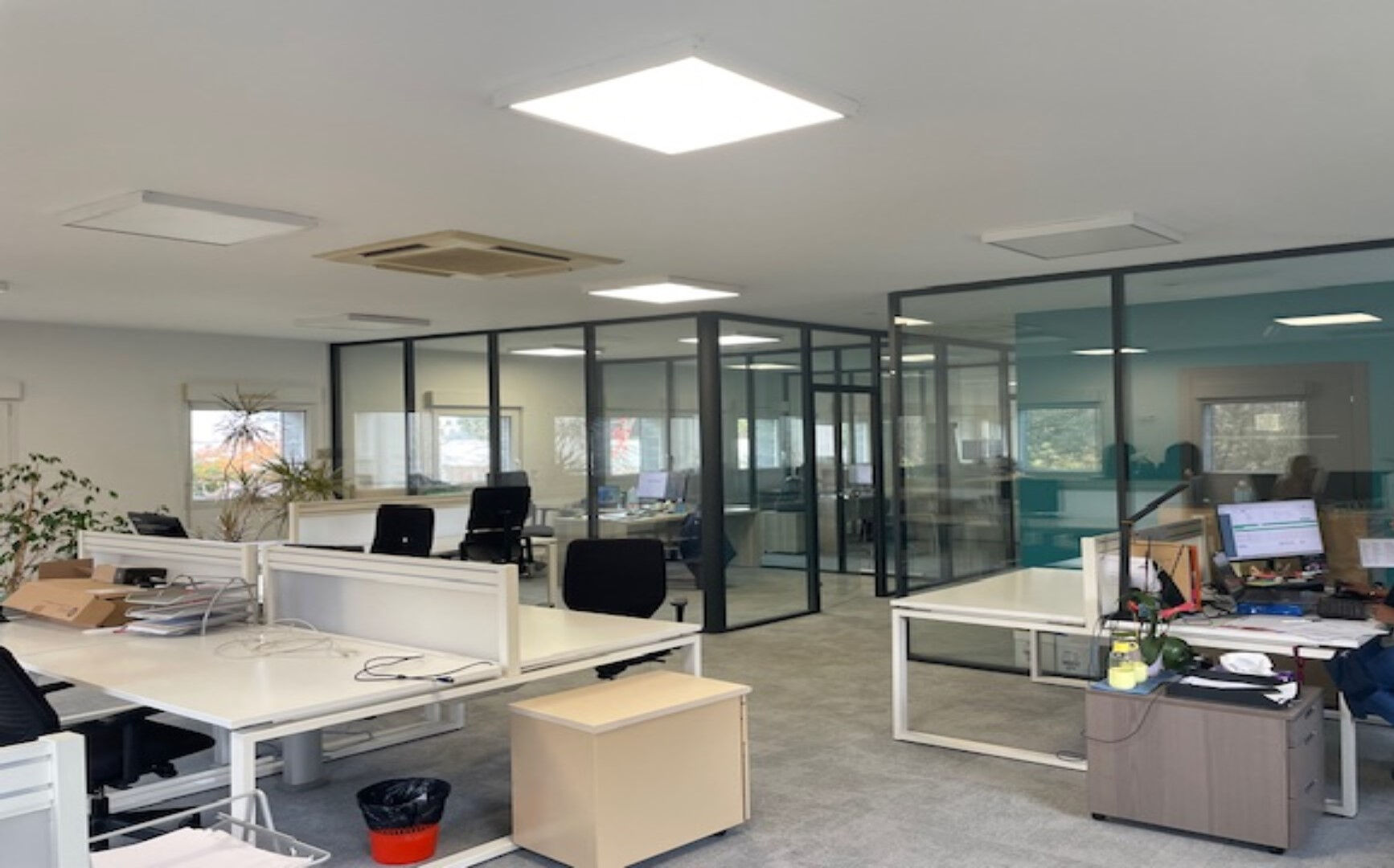 Bureaux commerciaux  à Saint Cyr Sur Loire 10 pièce(s) 440 m2