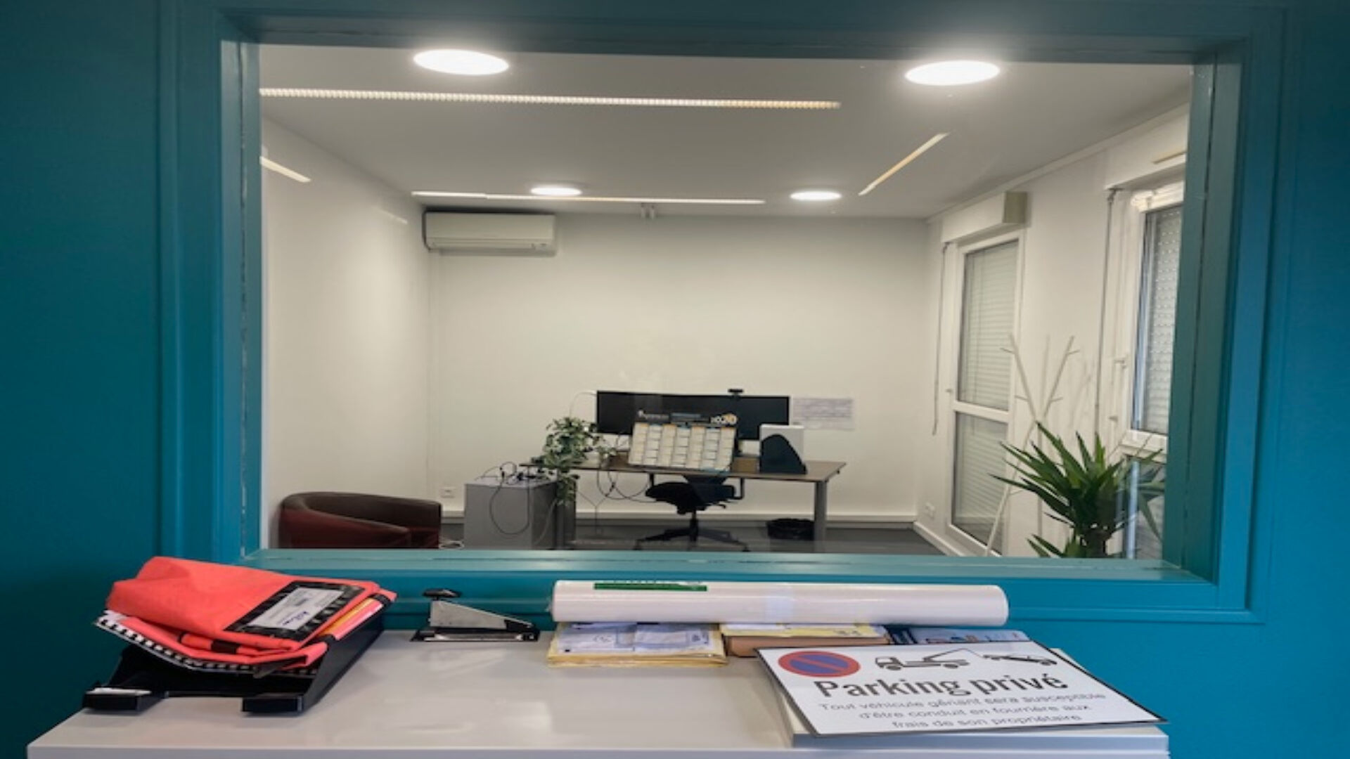 Photo Bureaux commerciaux  à Saint Cyr Sur Loire 10 pièce(s) 440 m2 image 3/6