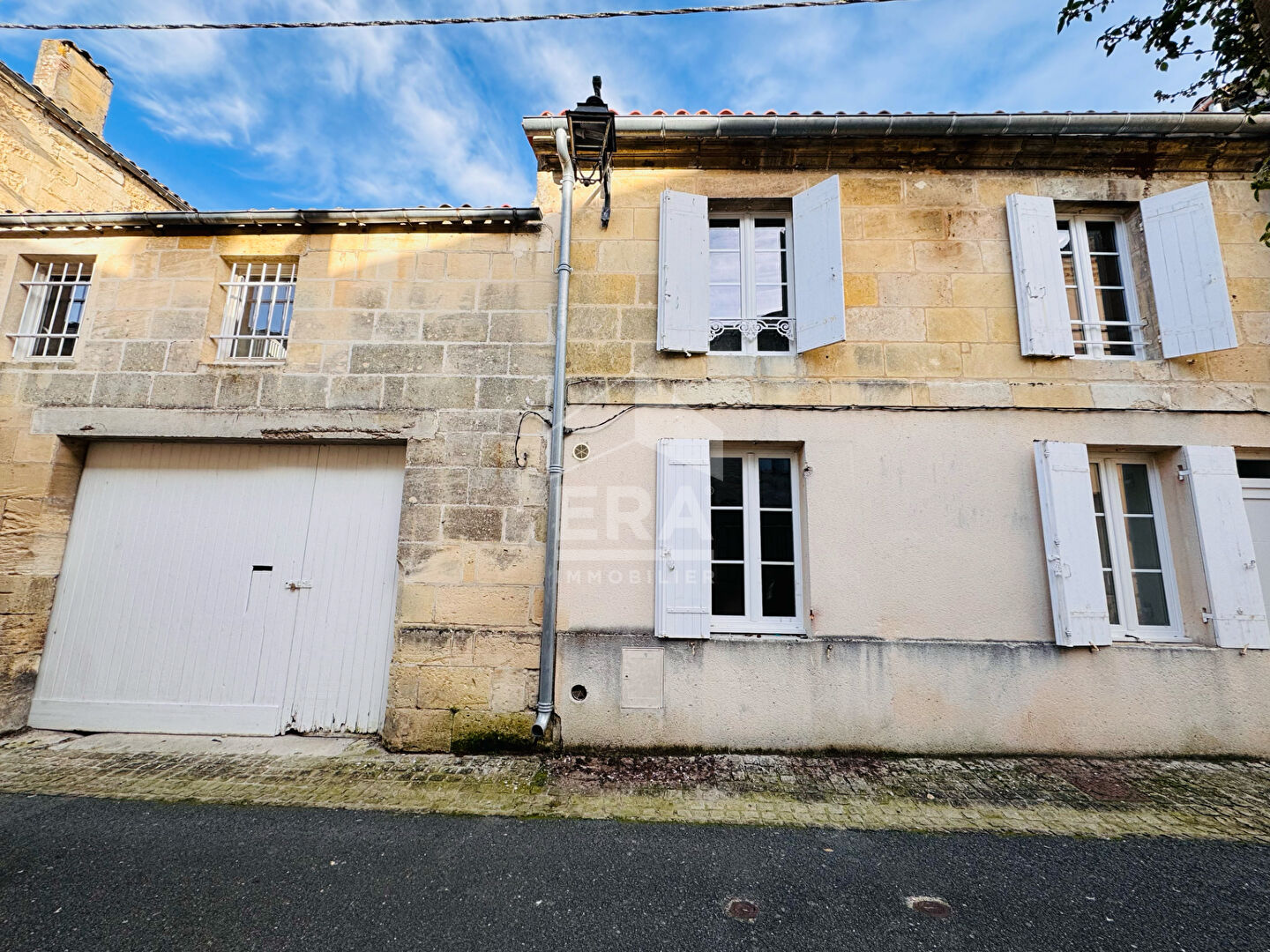 Photo Maison à vendre à Bourg - Référence 2624 image 1/6