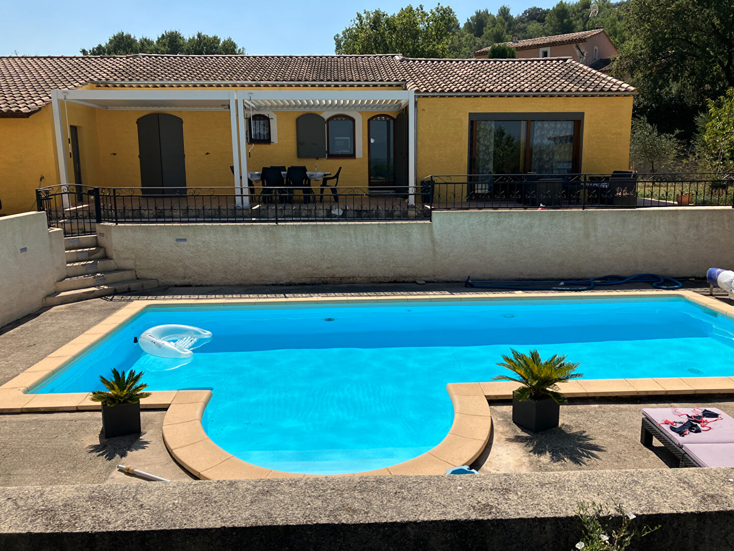 Photo Villa T5 d'env 123m2 + Annexes d'env 100m2 Peyrolles-en-Provence image 2/6