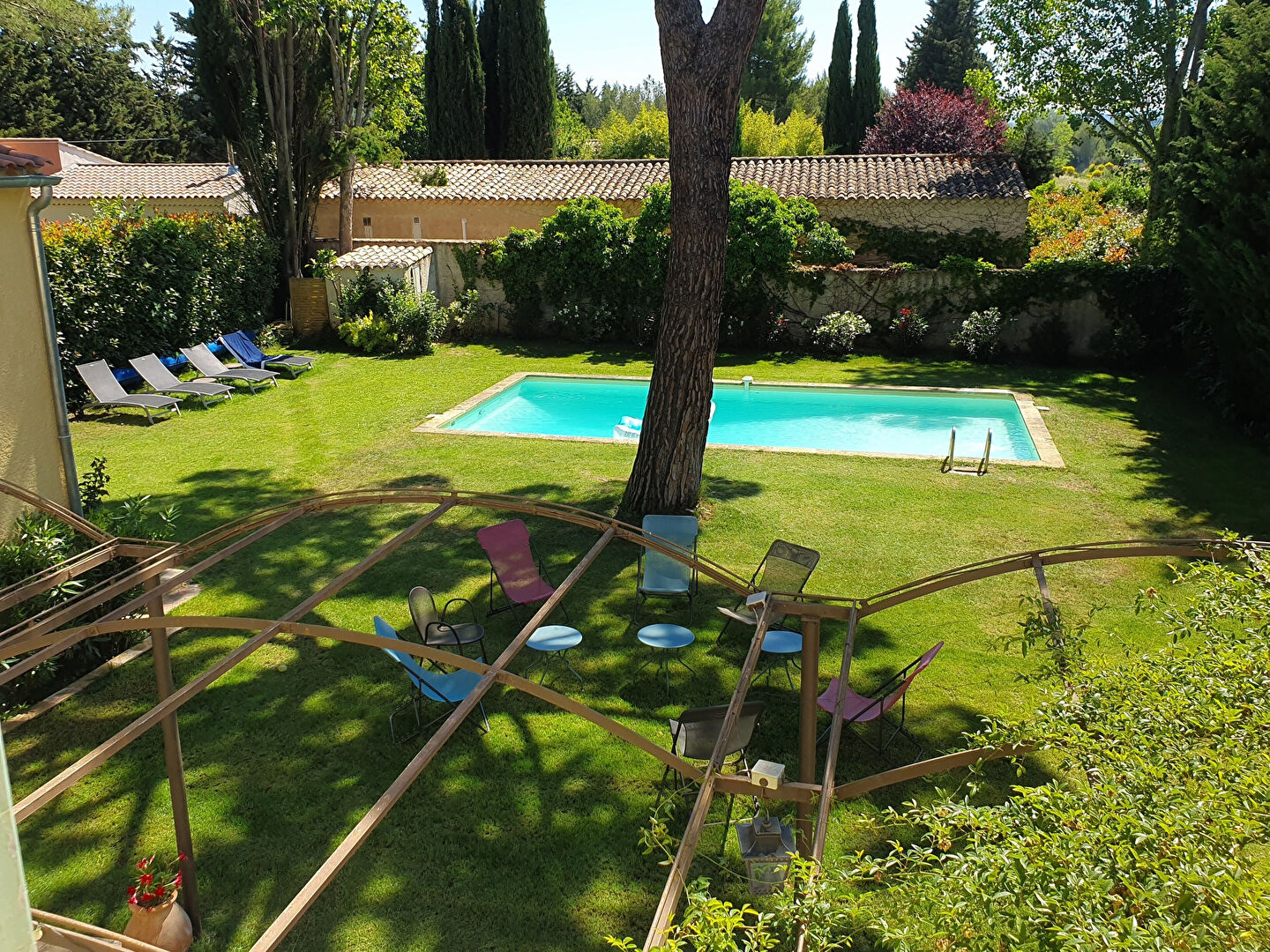 Photo Villa T7 d'environ 243M2 sur parcelle de 2340 M2, Aix en Provence Nord, quartier Puyricard. image 2/6