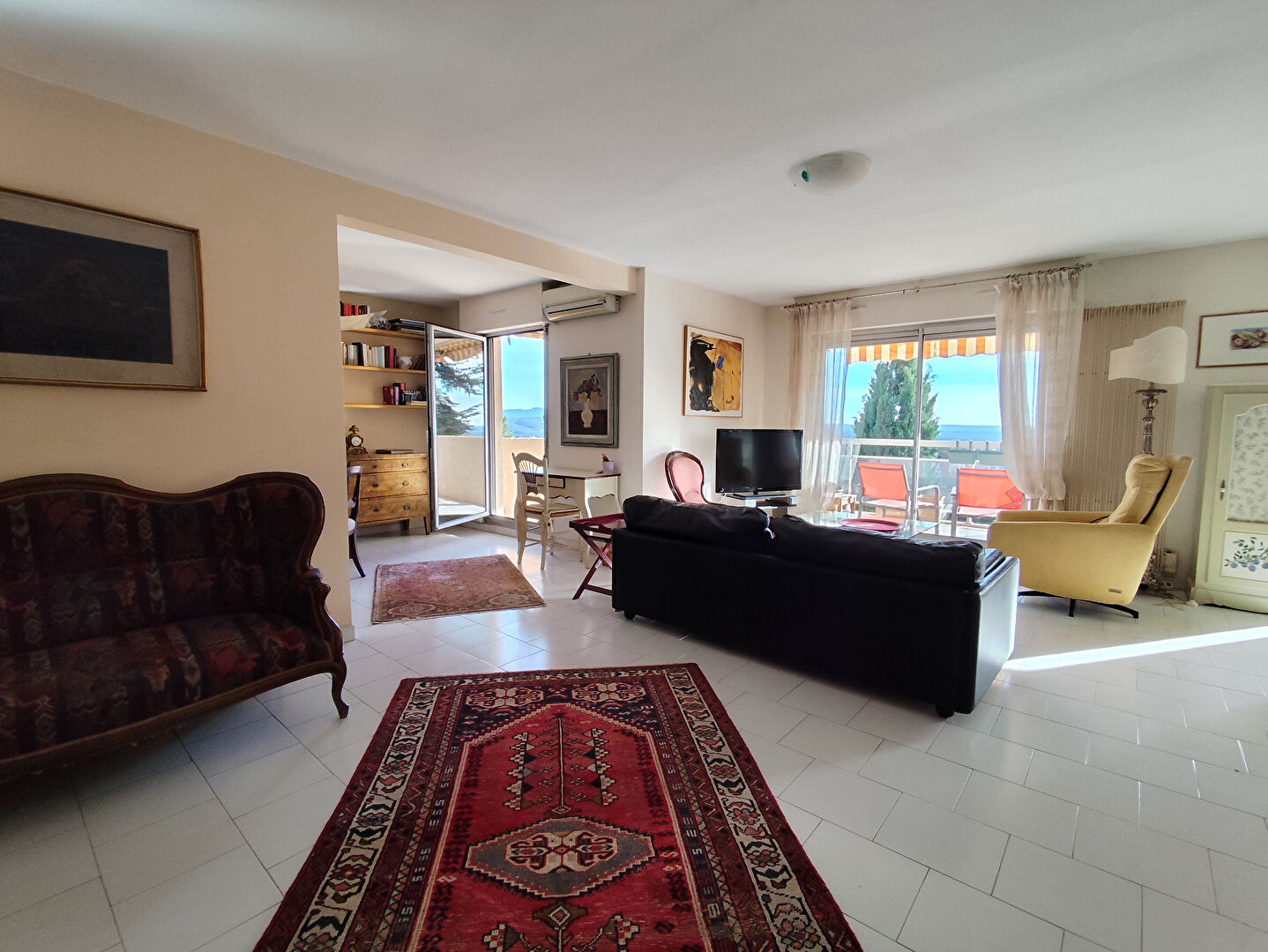 Photo Appartement Aix En Provence Quartier Brunet 5 pièce(s) 101 m2 , terrasse 17m², cave et box en sous sol image 2/6