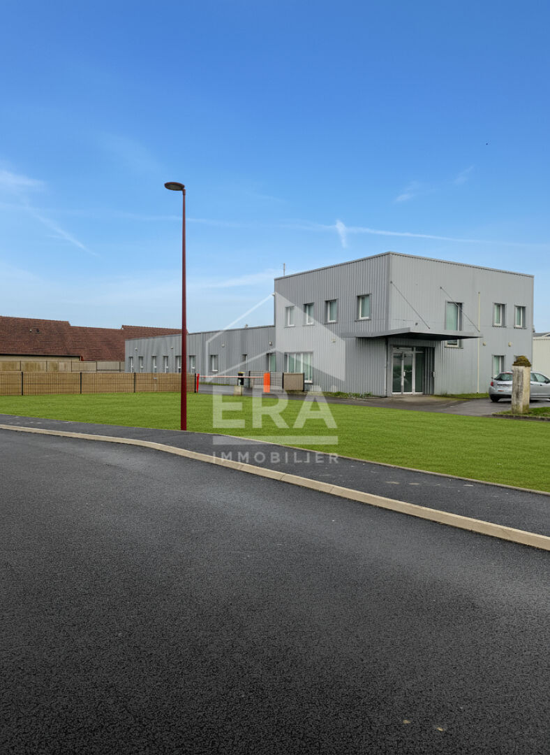 Photo Locaux professionnels et commerciaux de 570m² avec parking image 2/6