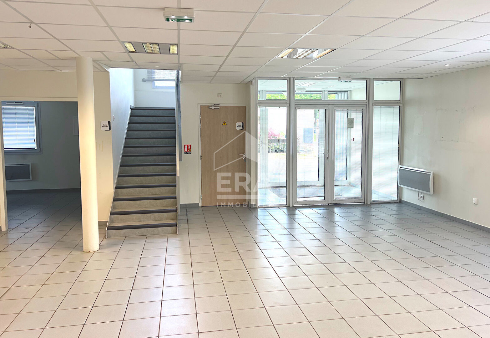 Photo Locaux professionnels et commerciaux de 570m² avec parking image 6/6