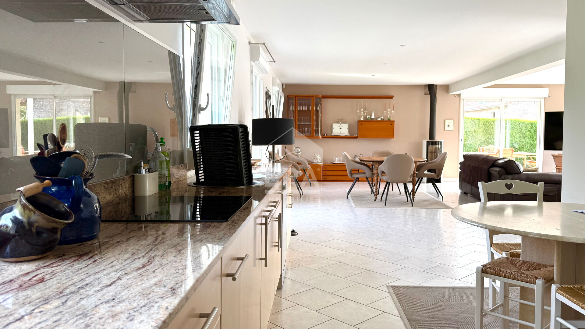 Photo Maison entièrement cloturée -Vie plain pied possible- 270m2- 4 chambres image 5/6