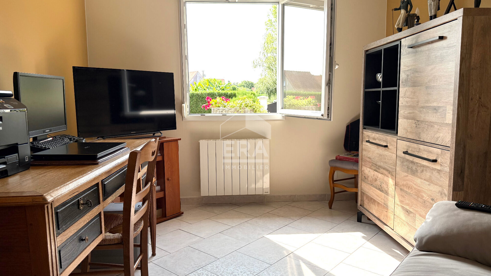 Photo Maison entièrement cloturée -Vie plain pied possible- 270m2- 4 chambres image 6/6