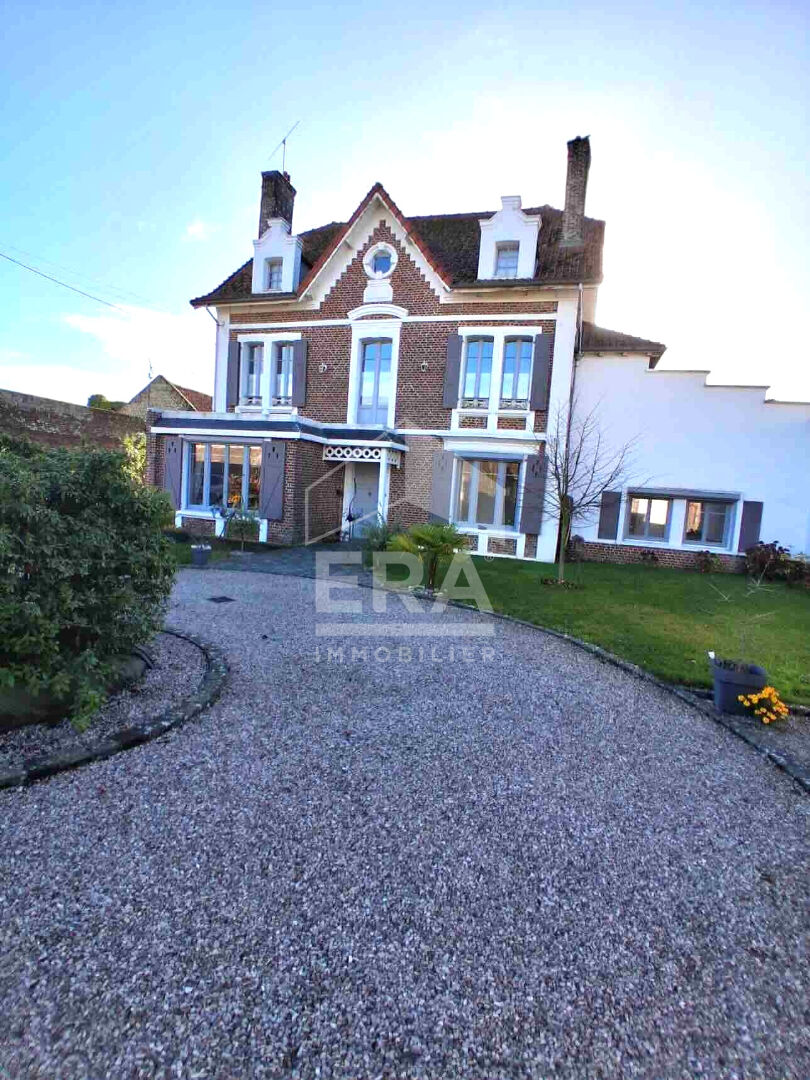 Maison de maître- Vie de plain pied - 8 pièces -327.56 m2 - jardin - Garage