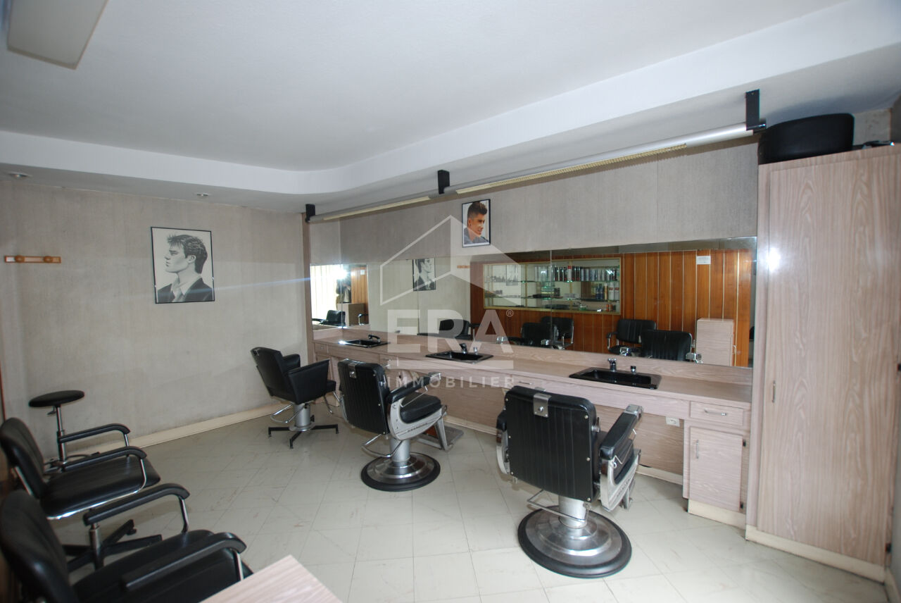 Photo A LOUER A SOUILLAC (46200) - LOCAL COMMERCIAL (ANCIEN SALON DE COIFFURE) image 2/5