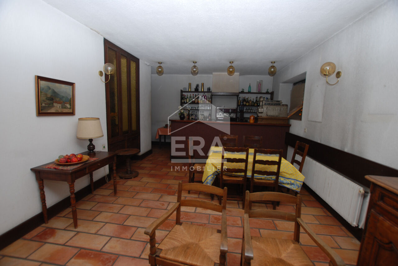 Photo A VENDRE A CRESSENSAC (46600) : ANCIEN HOTEL RESTAURANT SUR 3 NIVEAUX - 615 m² image 3/5