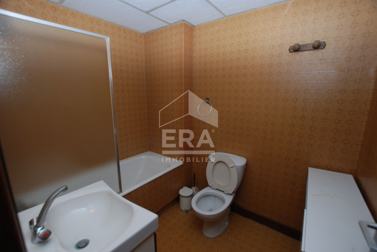 Photo A VENDRE A CRESSENSAC (46600) : ANCIEN HOTEL RESTAURANT SUR 3 NIVEAUX - 615 m² image 5/5