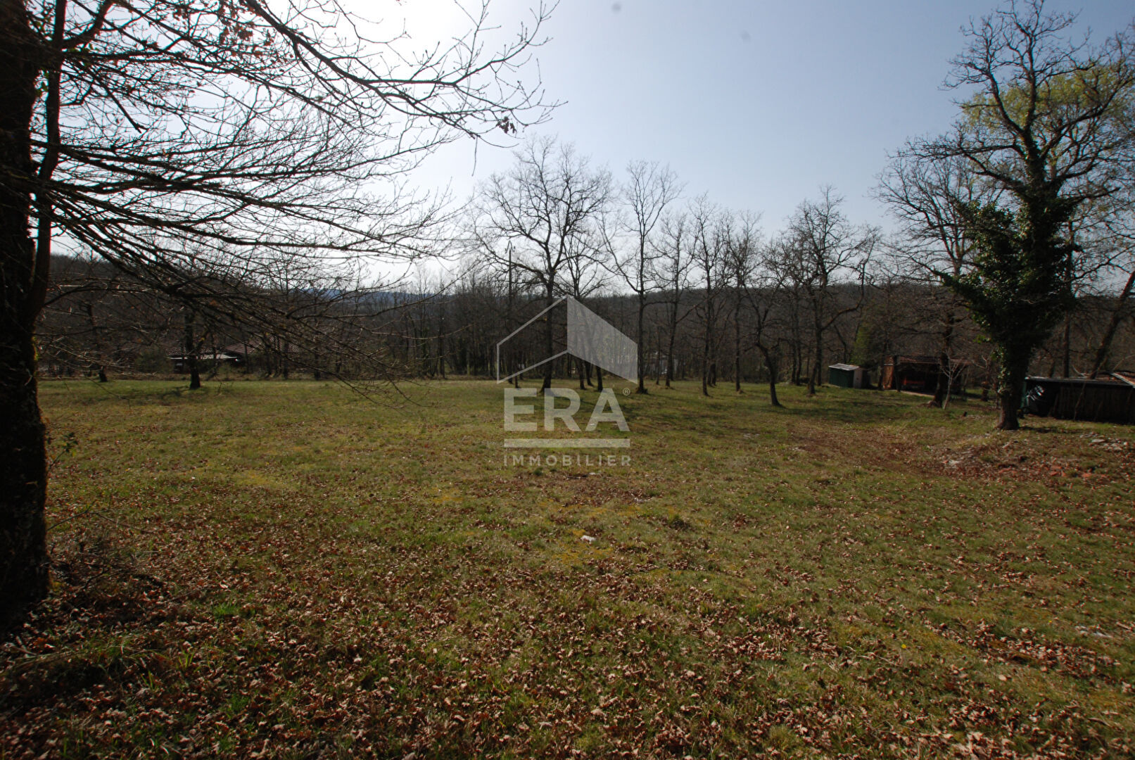 A VENDRE A LACHAPELLE-AUZAC (46200) : TERRAIN D'ENVIRON 2400M²  AVEC CU EN COURS DE VALIDITE