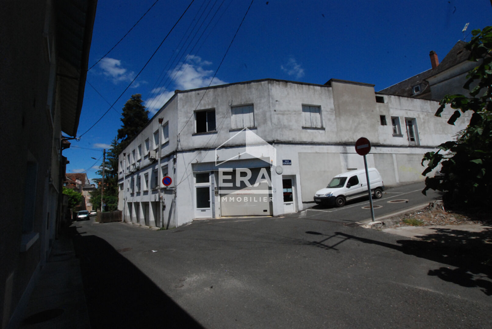 Photo A VENDRE SOUILLAC CENTRE : IMMEUBLE + LOCAUX COMMERCIAUX image 3/6