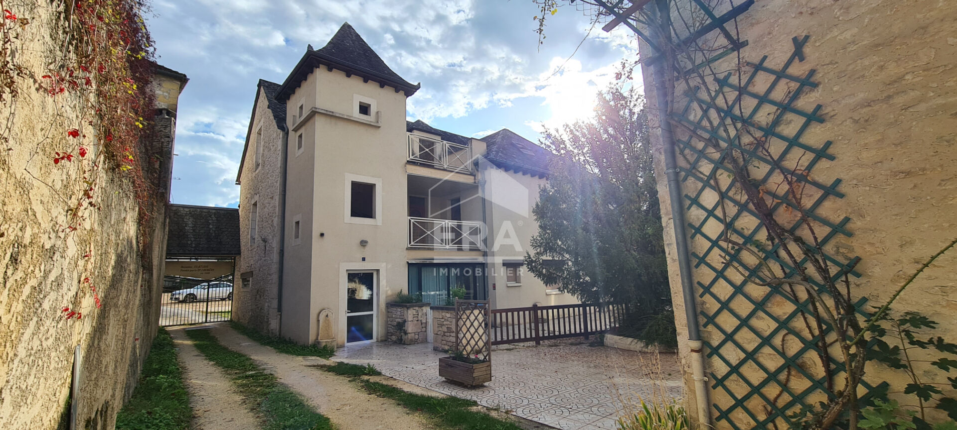 Appartement Souillac 3 pièce(s)  59.59M2 parking et jardin commun