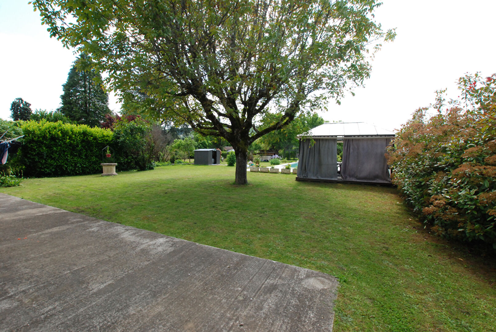 Photo Maison de plain pied avec piscine quartier résidentiel Souillac - 46200 proche rivière Dordogne image 3/6