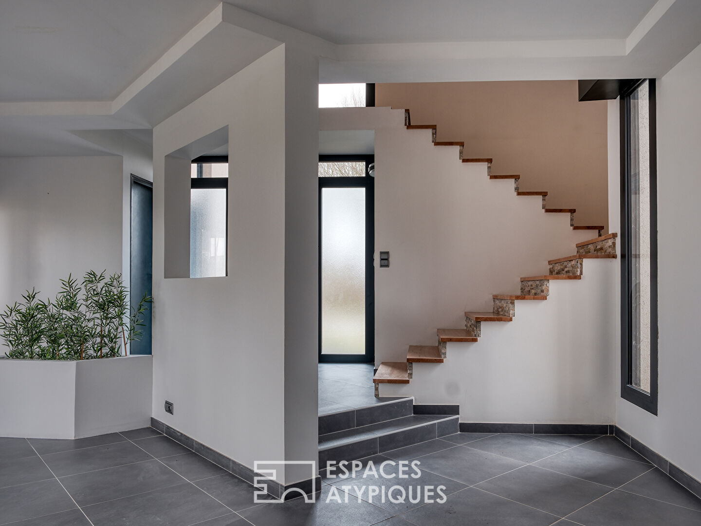 Maison contemporaine avec jardin
