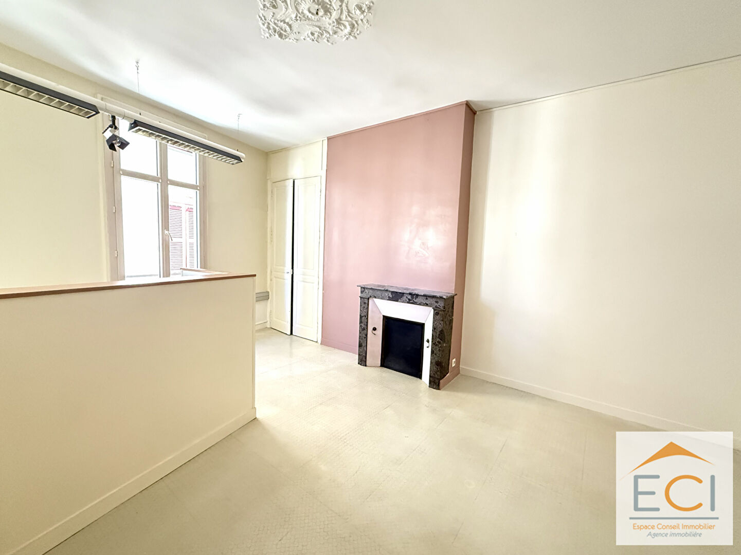 Agence immobilière de 
 ESPACE CONSEIL IMMOBILIER LIMOGES - ESPACE CONSEIL IMMOBILIER 

