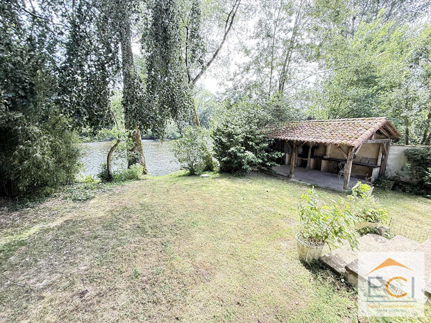 Agence immobilière de 
 ESPACE CONSEIL IMMOBILIER LIMOGES - ESPACE CONSEIL IMMOBILIER 
